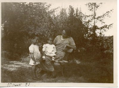1923