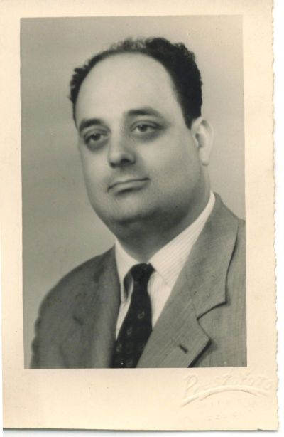 1945